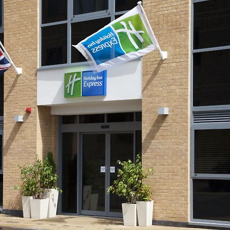 Holiday Inn Express London - Watford Junction By Ihg Екстер'єр фото