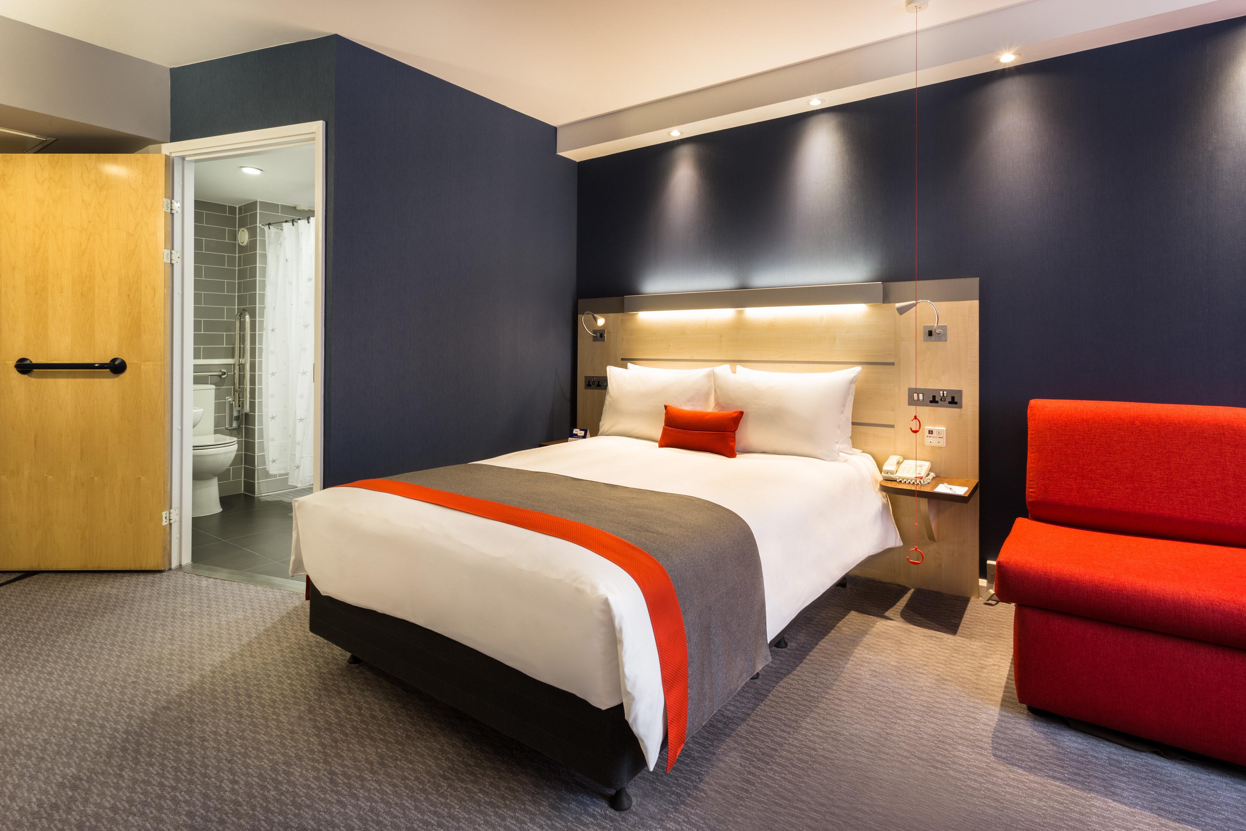 Holiday Inn Express London - Watford Junction By Ihg Екстер'єр фото