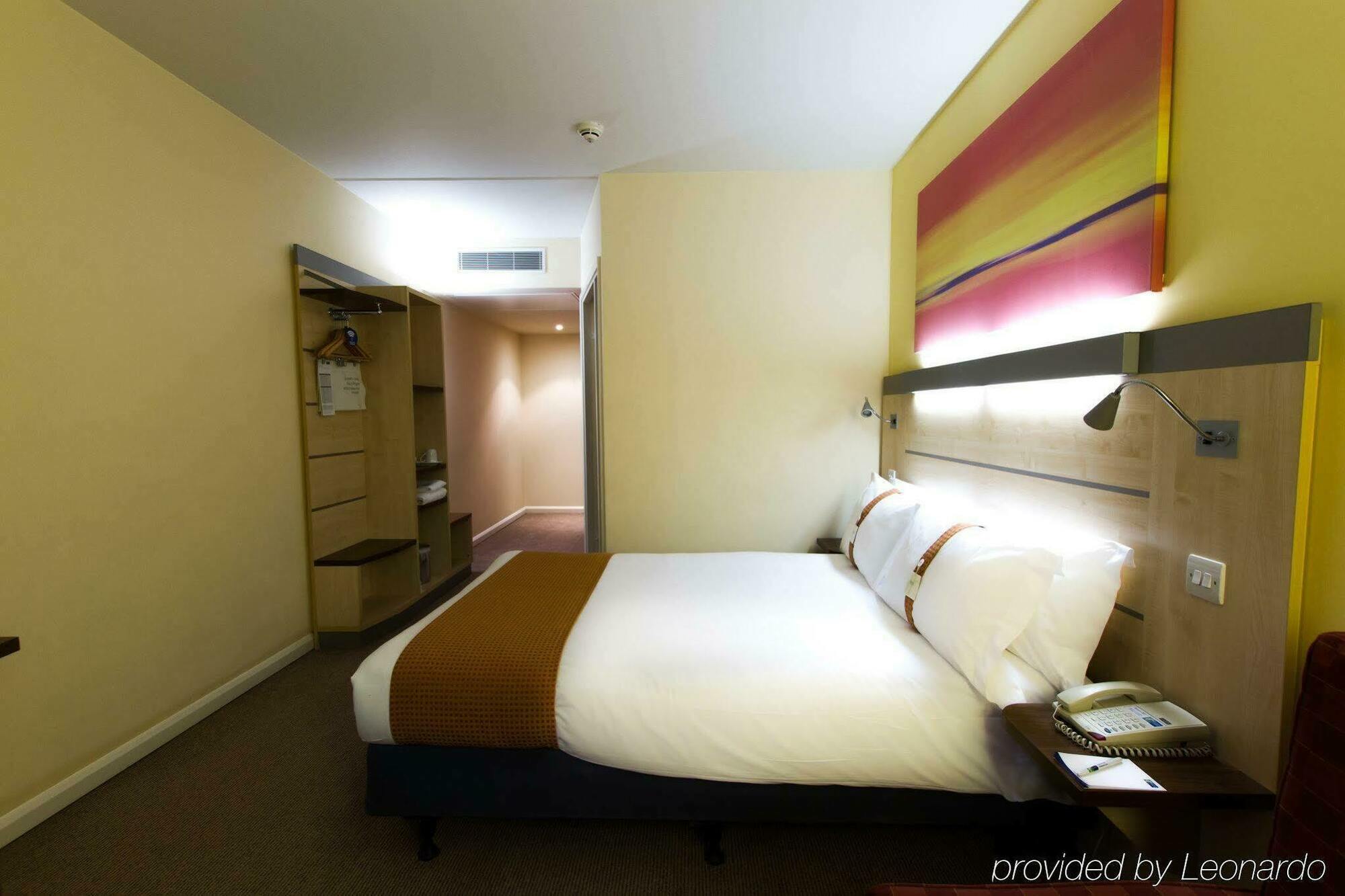 Holiday Inn Express London - Watford Junction By Ihg Екстер'єр фото
