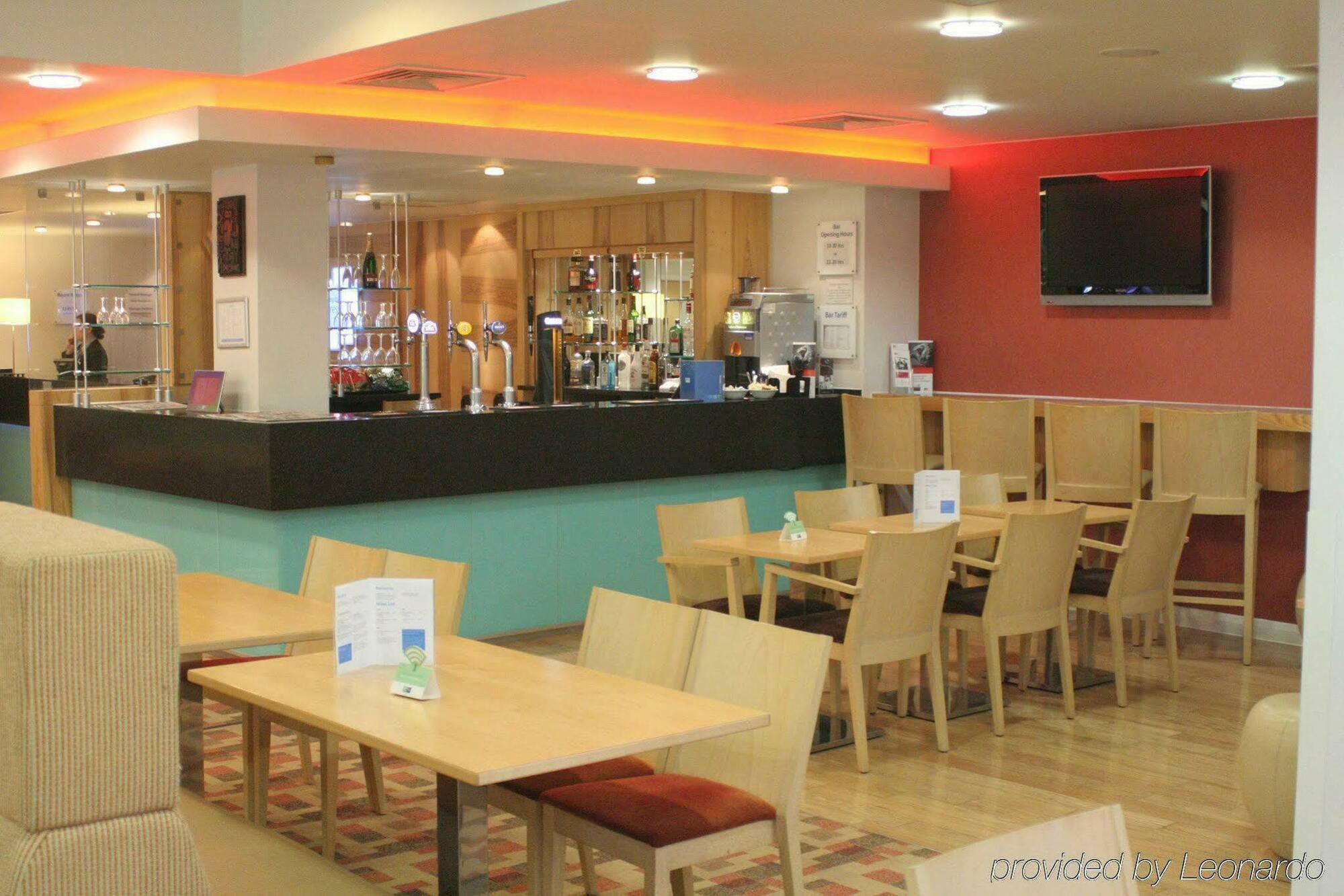 Holiday Inn Express London - Watford Junction By Ihg Екстер'єр фото