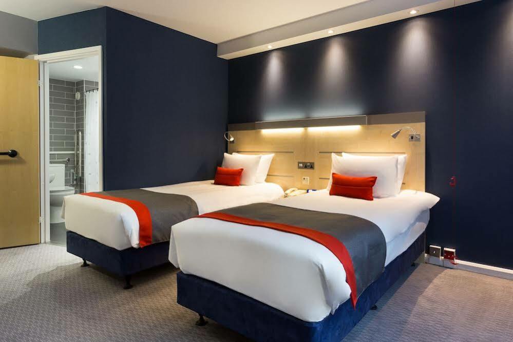 Holiday Inn Express London - Watford Junction By Ihg Екстер'єр фото